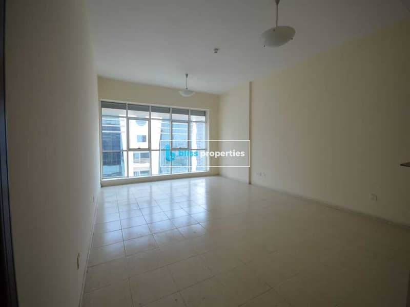 1 BED | UNFURNISHED | VACANT | CAR PARK