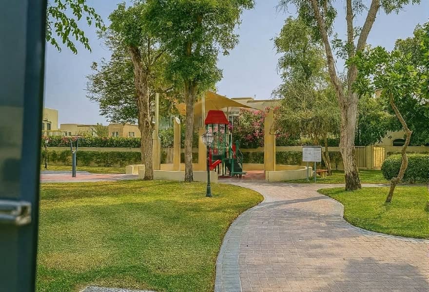 Furnished 2BR + Study Room Villa |Prime Family Living - Image 6