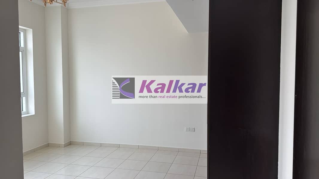 Spacious 3 B/R | Prime location | Unfurnished - Image 7