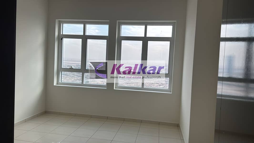 Spacious 3 B/R | Prime location | Unfurnished - Image 9