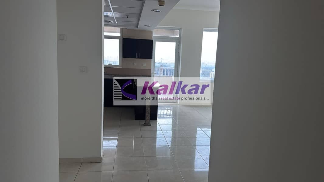 Spacious 3 B/R | Prime location | Unfurnished - Image 11