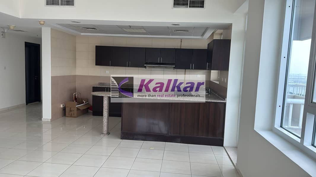 Spacious 3 B/R | Prime location | Unfurnished - Image 12