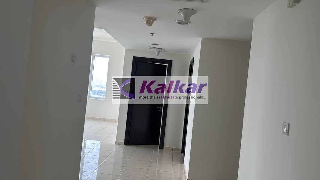 Spacious 3 B/R | Prime location | Unfurnished - Image 13