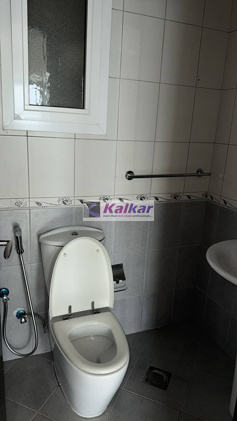 Spacious 3 B/R | Prime location | Unfurnished - Image 16