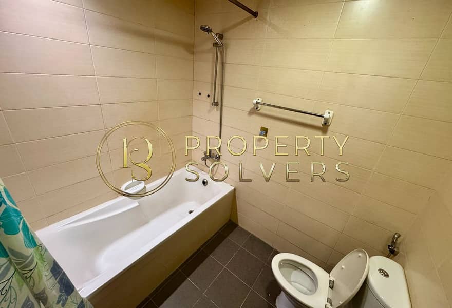 Brandnew Luxury | Spacious Balcony| Prime location - Image 9