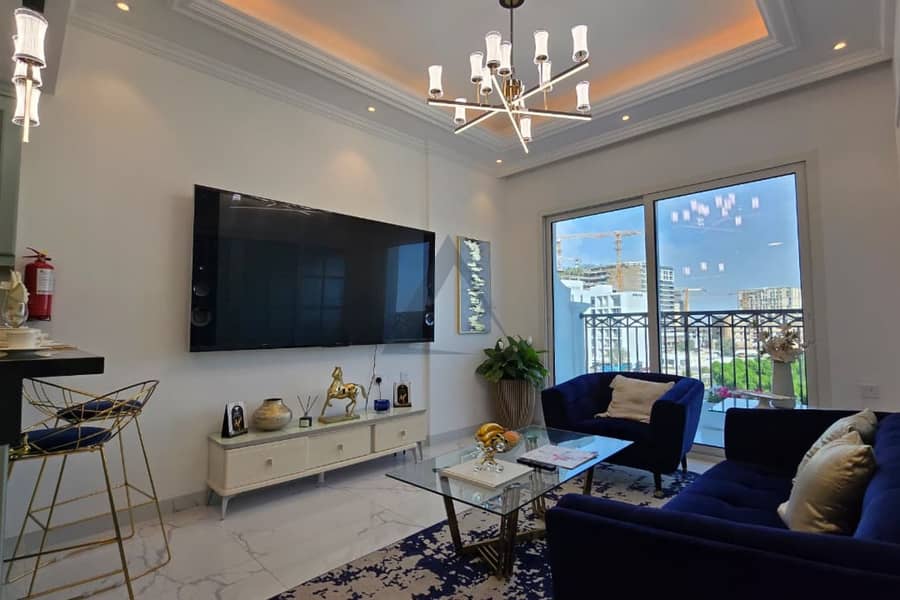 Elegant 3 Beds | Upgraded Unit | Prime Location