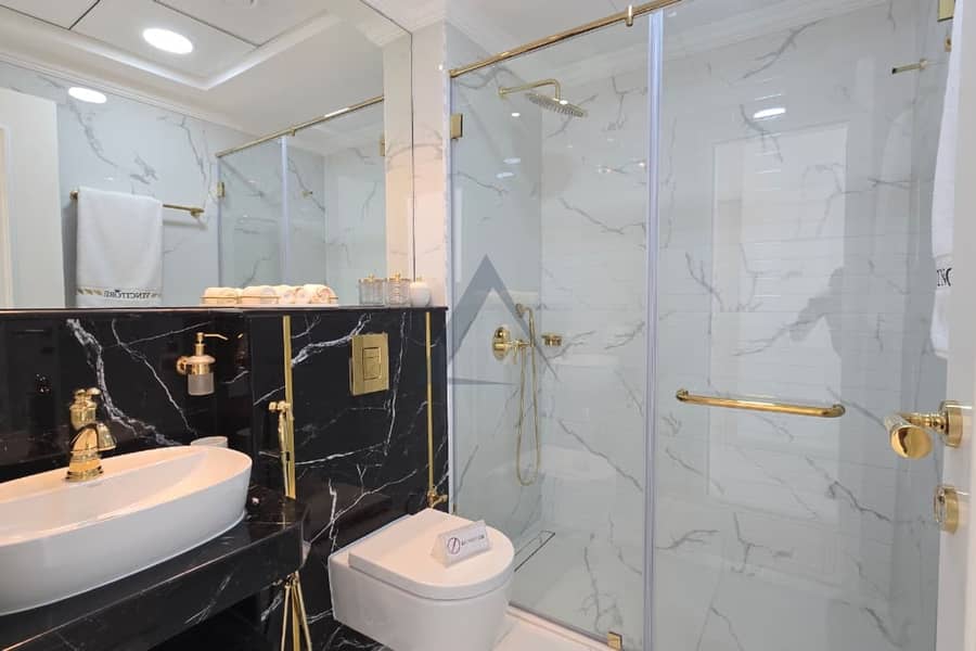 Elegant 3 Beds | Upgraded Unit | Prime Location - Image 21