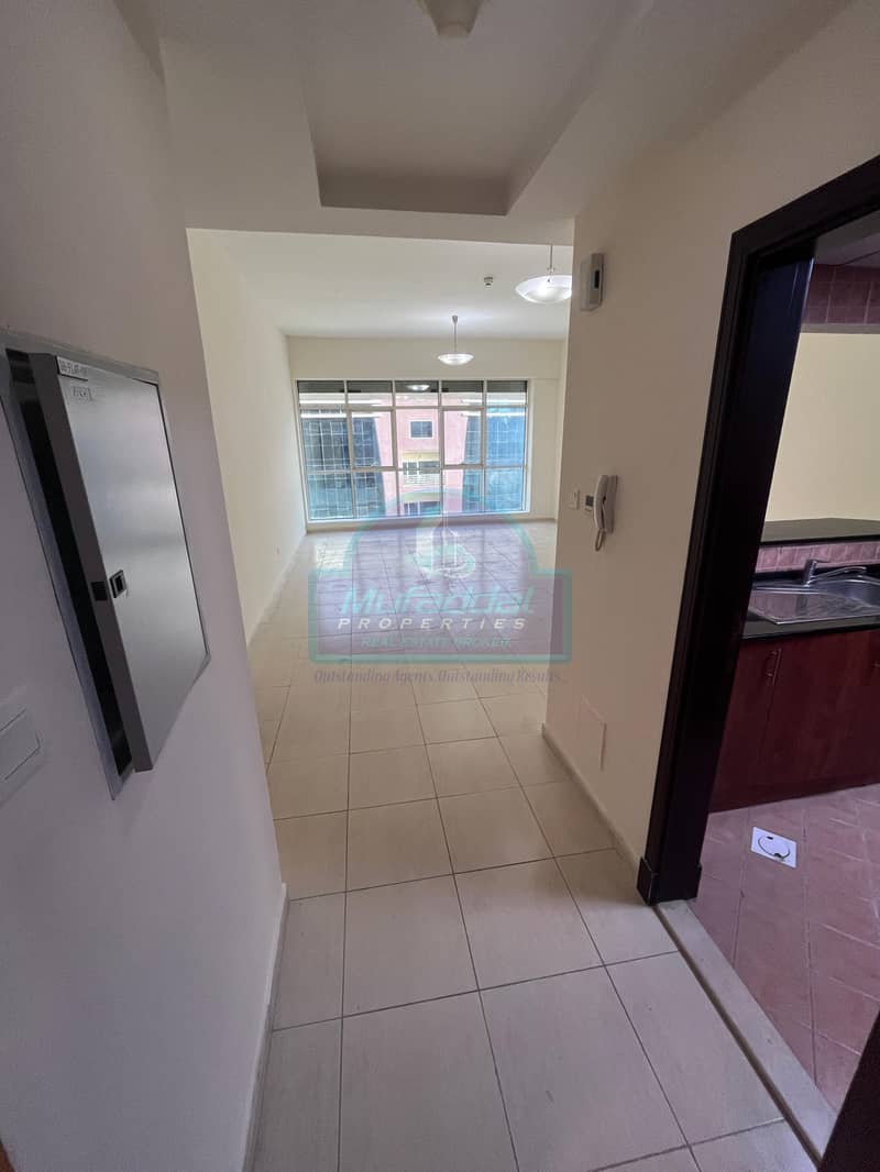 Spacious Vacant 1BHK in Olympic Park 3 | Chiller Free | DSC