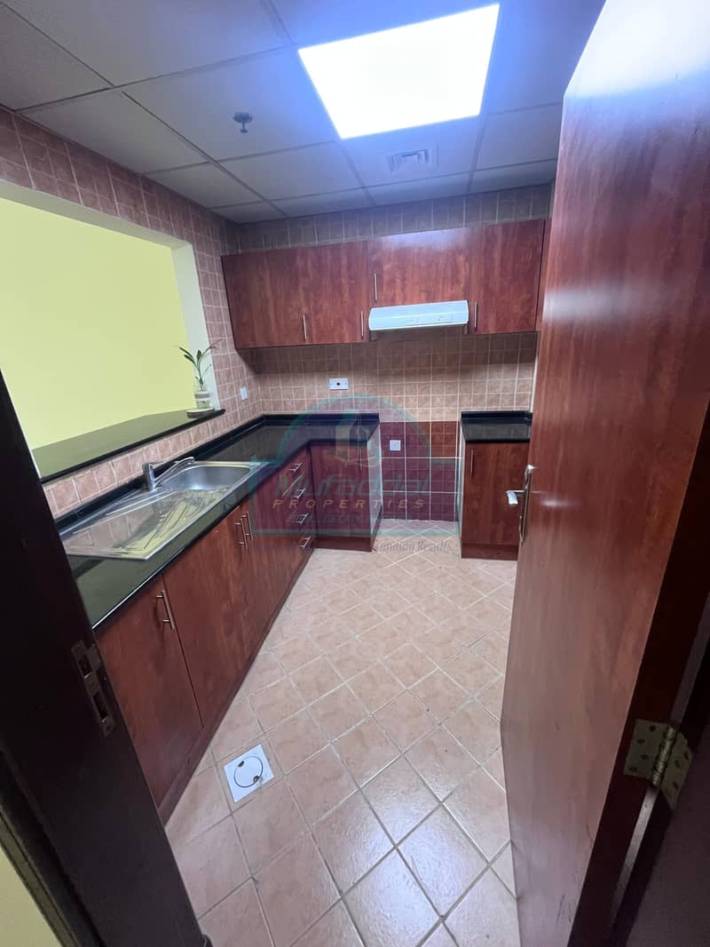 Spacious Vacant 1BHK in Olympic Park 3 | Chiller Free | DSC - Image 11