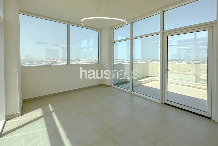 2 BR Duplex | Furnished | Excellent Value