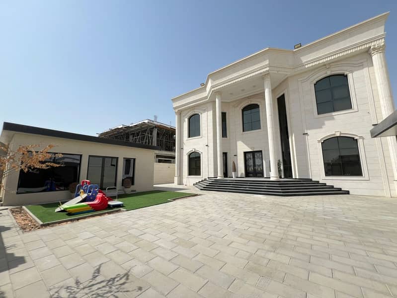 Spacious 5 BR Villa in Wadi Alshabak for Rent