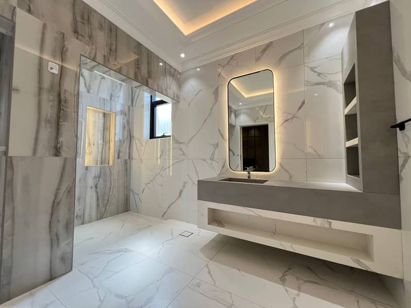 Spacious 5 BR Villa in Wadi Alshabak for Rent - Image 8