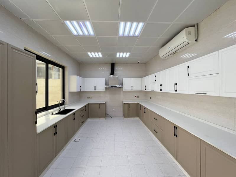 Spacious 5 BR Villa in Wadi Alshabak for Rent - Image 9