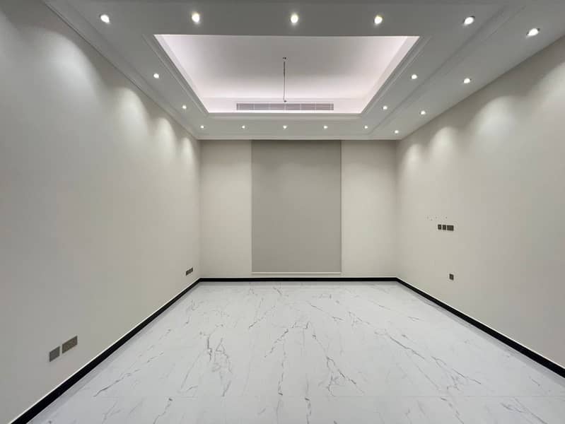 Spacious 5 BR Villa in Wadi Alshabak for Rent - Image 20