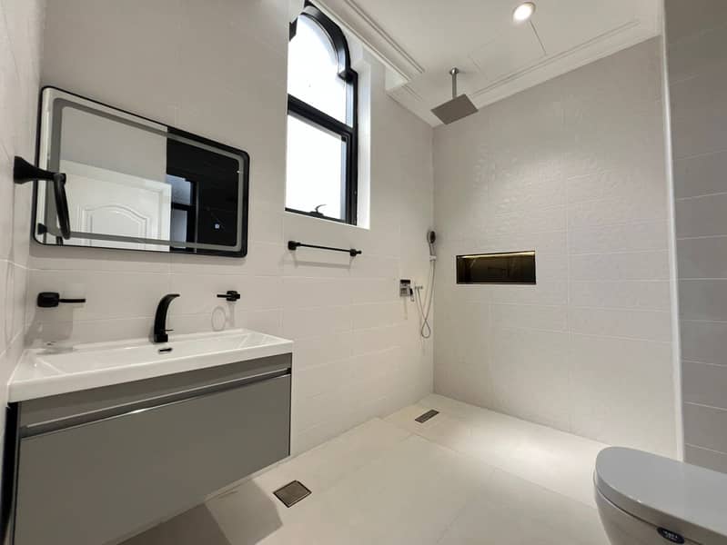 Spacious 5 BR Villa in Wadi Alshabak for Rent - Image 31