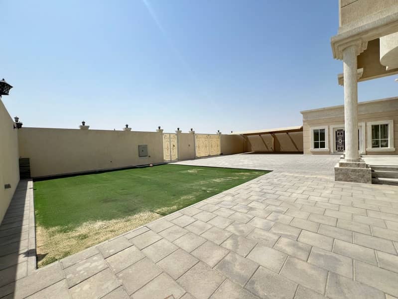 Spacious brand new 5 BR Villa for Rent in Wadi al - Image 11