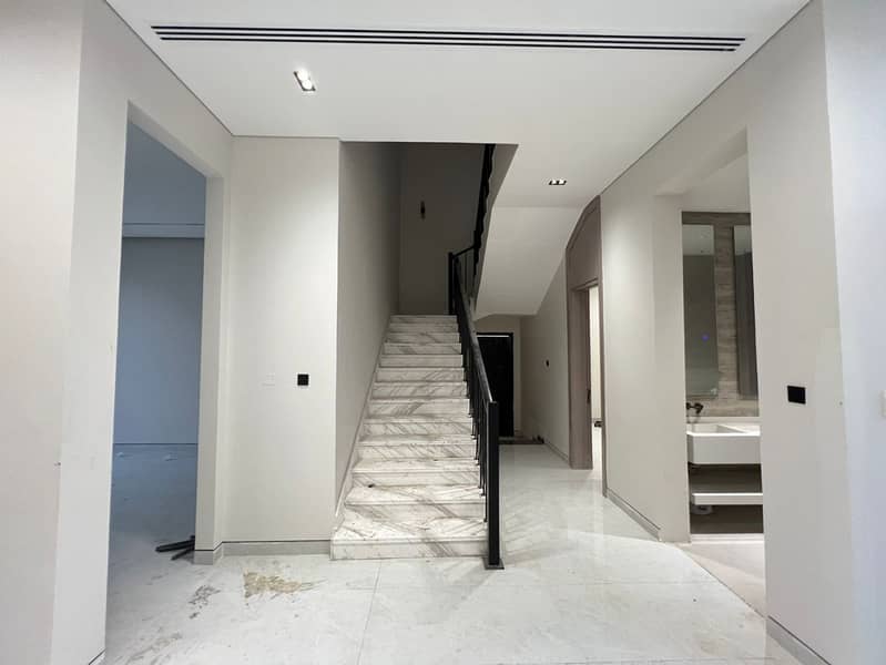 Brand New | Modern Layout | READY TO MOVE | - Image 9