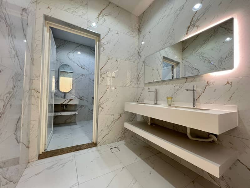Spacious brand new 5 BR Villa for Rent in Wadi al - Image 14
