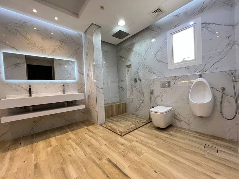 Spacious brand new 5 BR Villa for Rent in Wadi al - Image 18