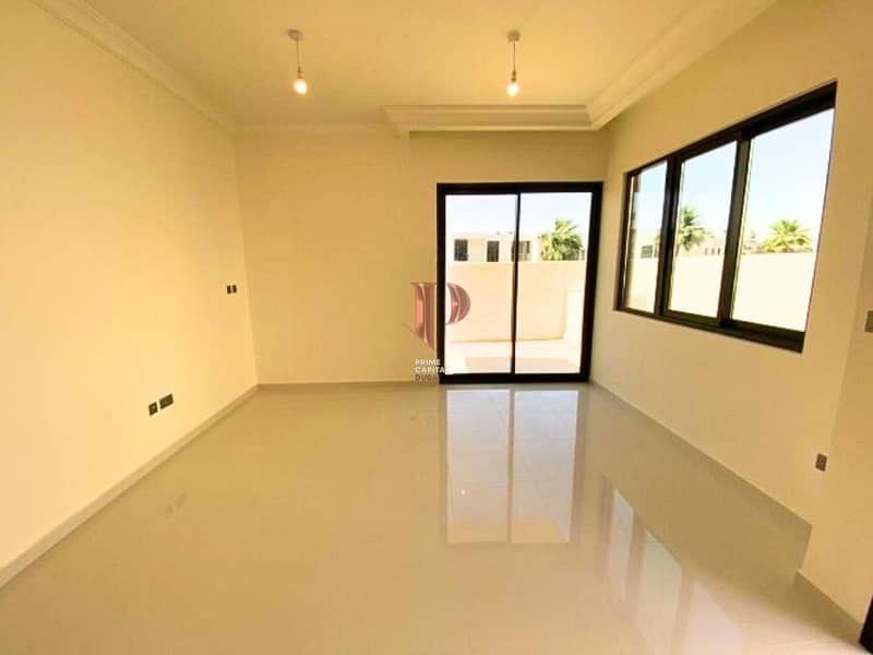 3BR+M | Single Row | Corner Unit | Vacating Soon