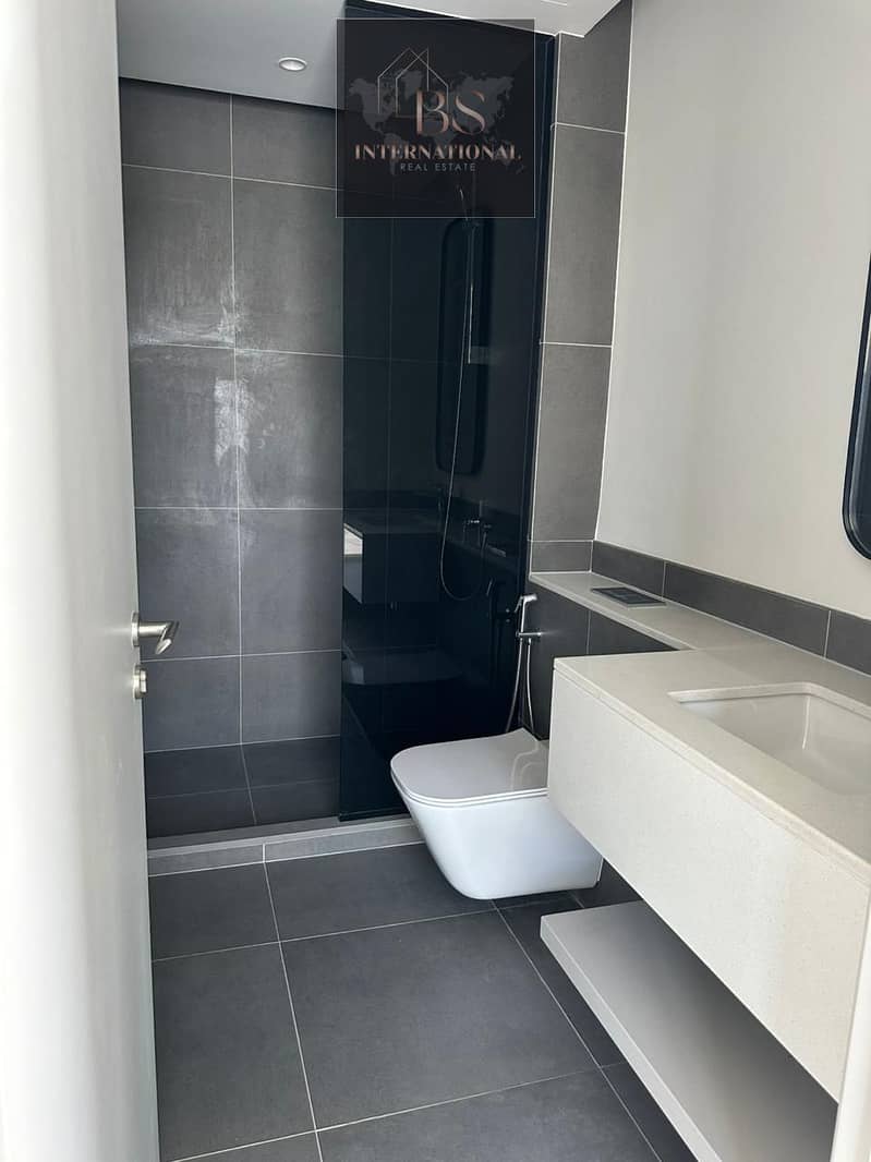 Stand Alone Villa// Premium Finished// Brand New - Image 17