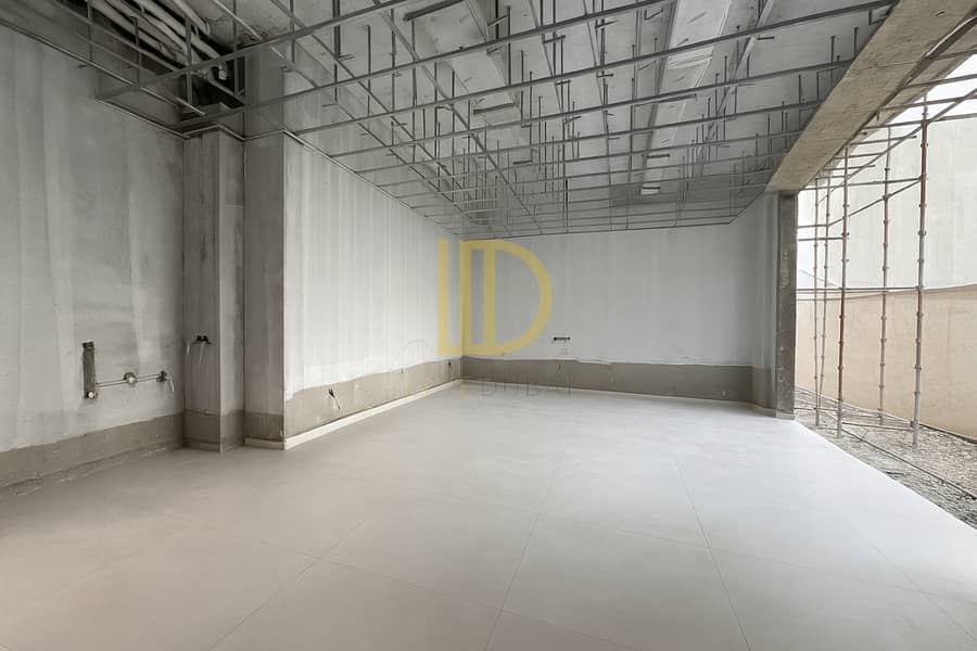 5BR Luxury Villa Rent | Lift, Pool | Next to Emirates Rd - Image 13