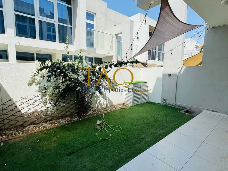 READY TO MOVE | 3BR MIDDLE UNIT | BACK TO BACK | UN-FURNISHED |