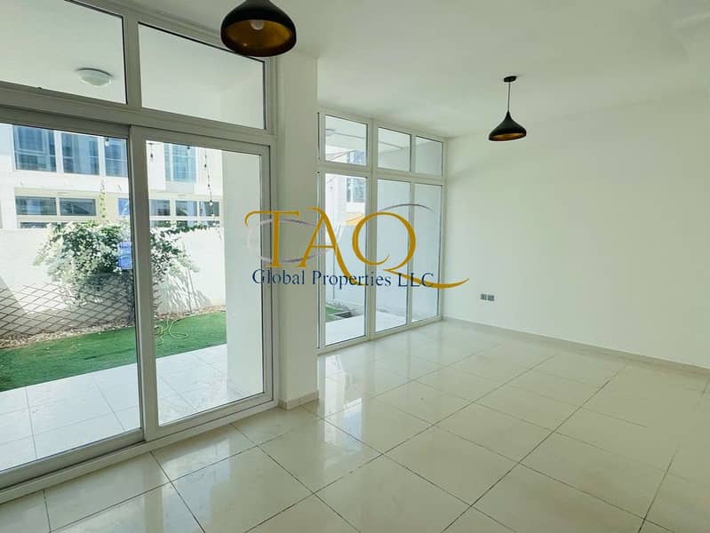 READY TO MOVE | 3BR MIDDLE UNIT | BACK TO BACK | UN-FURNISHED |