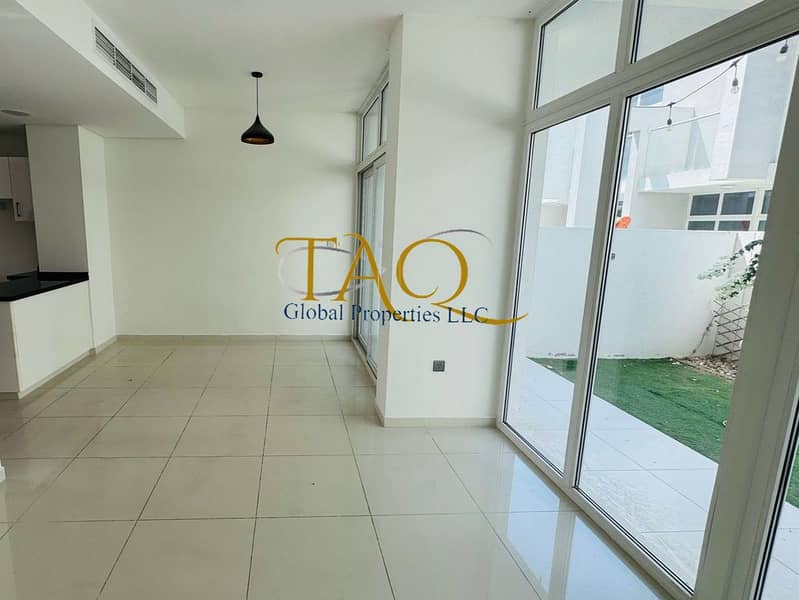 READY TO MOVE | 3BR MIDDLE UNIT | BACK TO BACK | UN-FURNISHED |