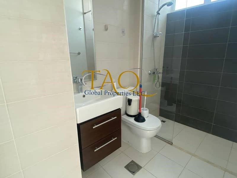 READY TO MOVE | 3BR MIDDLE UNIT | BACK TO BACK | UN-FURNISHED | - Image 11