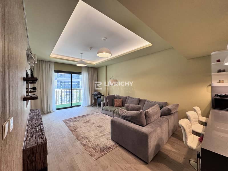Fully Upgraded | Boulevard View | City Walk