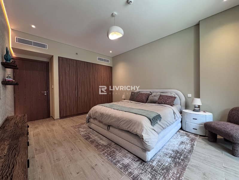 Fully Upgraded | Boulevard View | City Walk