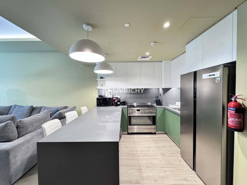 Fully Upgraded | Boulevard View | City Walk - Image 6