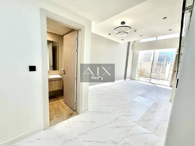 2-BR Townhouse | Spacious Layout | Prime Location