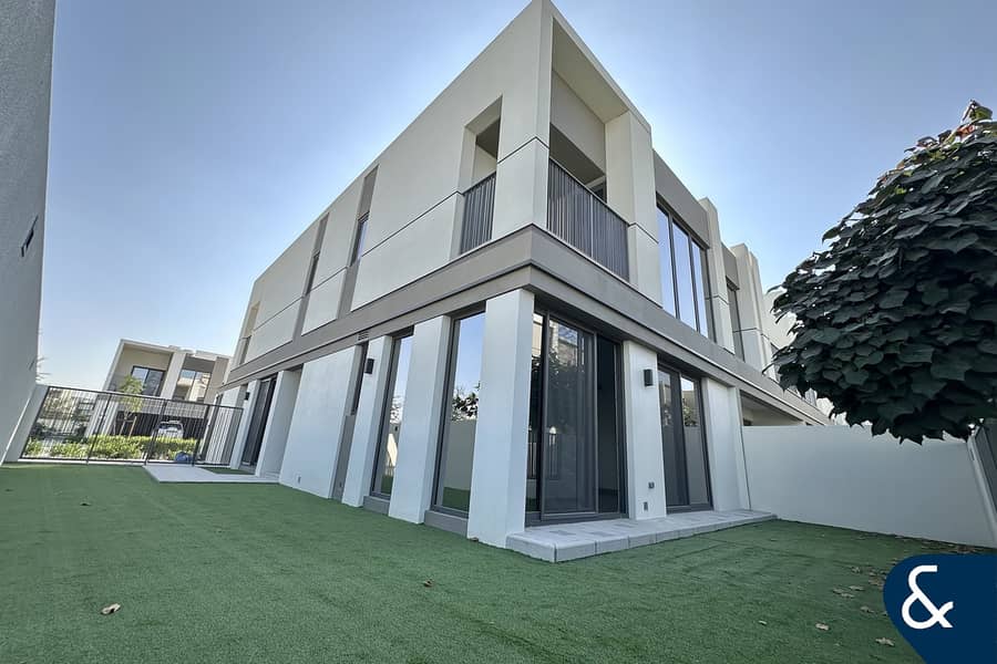 CORNER-END | LANDSCAPED | FULLY UPGRADED