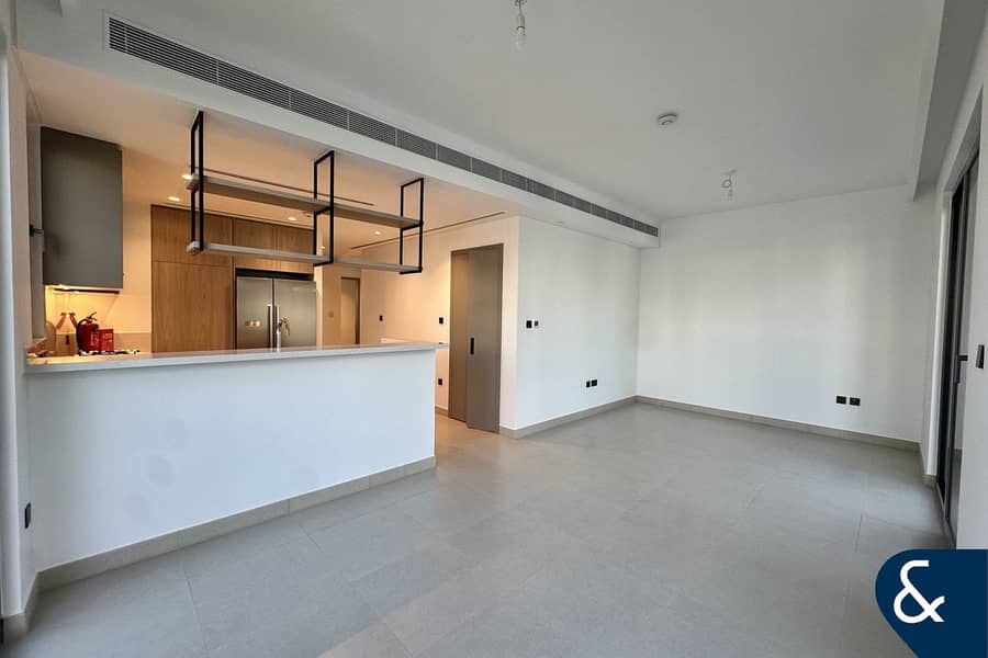 CORNER-END | LANDSCAPED | FULLY UPGRADED - Image 8