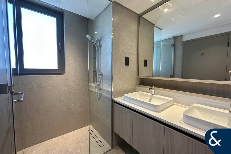 CORNER-END | LANDSCAPED | FULLY UPGRADED - Image 11