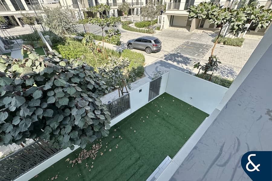 CORNER-END | LANDSCAPED | FULLY UPGRADED - Image 12