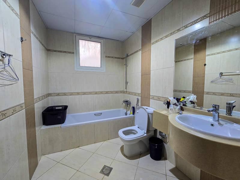 READY TO MOVE EXCELLENT 6-BR in Al Barsha South - Image 13