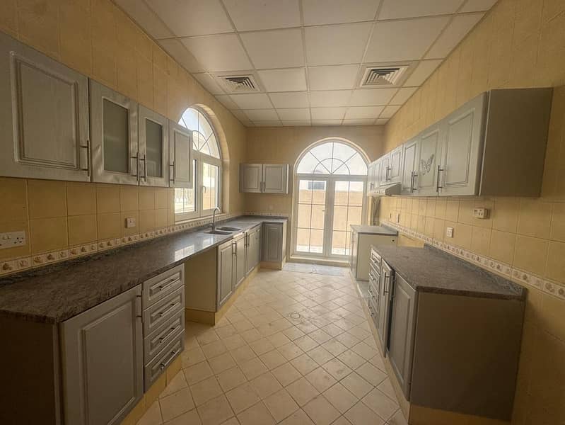 Spacious 3 BR Duplex in Mirdif for Rent - Image 10