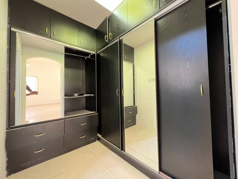 Brand New |5BR Modern Villa| Maid Room | | Garden - Image 9