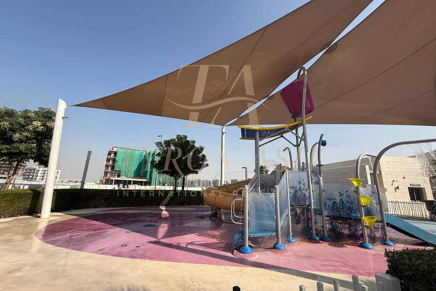 LUXURY VILLA | CORNER UNIT | CUSTOMIZABLE