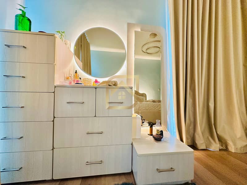 Vacant | Upgraded | Lagoon View | Spacious | ROI - Image 12