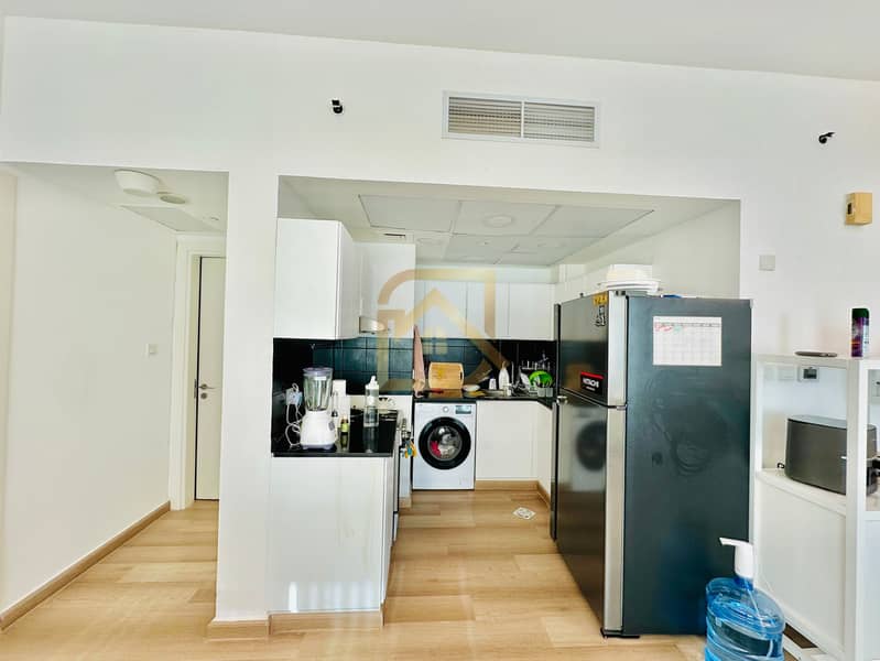 Vacant | Upgraded | Lagoon View | Spacious | ROI - Image 13