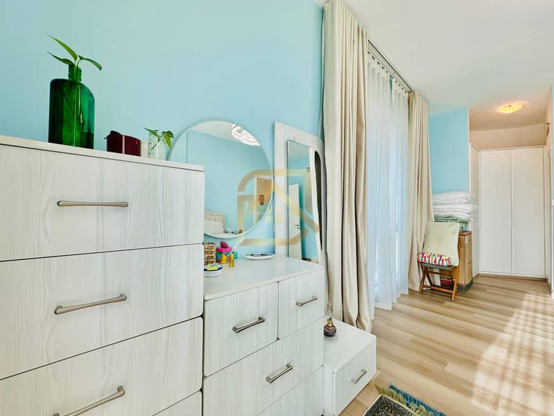 Vacant | Upgraded | Lagoon View | Spacious | ROI - Image 15