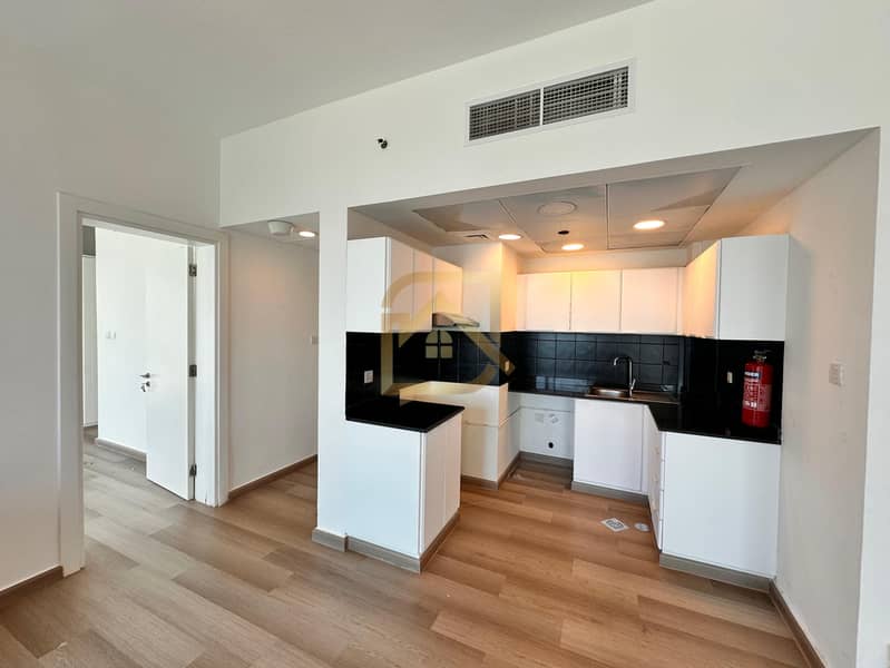 Vacant | Upgraded | Lagoon View | Spacious | ROI - Image 19