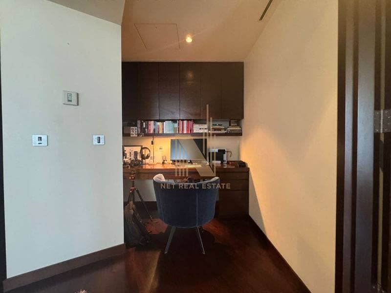 Stunning Downtown views l Rare unit l Spacious living