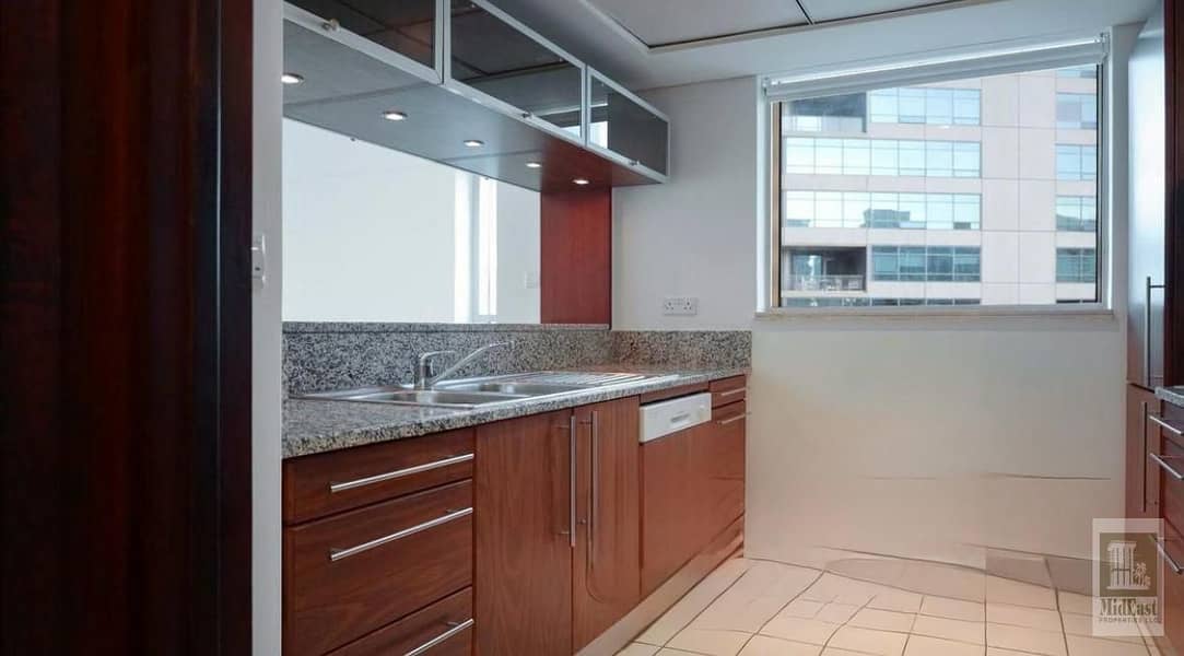 1BR | MARINA VIEWS | SPACIOUS | VACANT