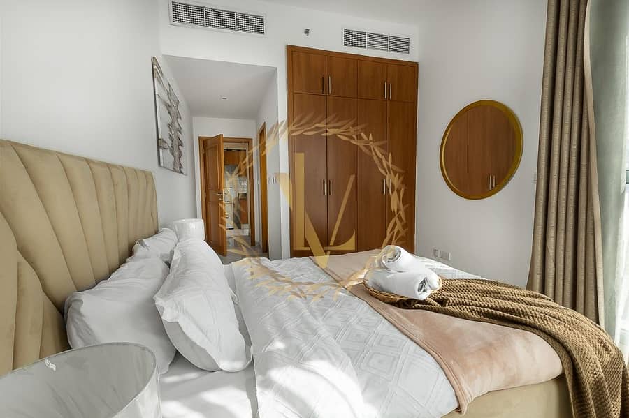 Luxurious 1BR in Dubai Marina–Steps to Metro and Beach, Several attractions nearby