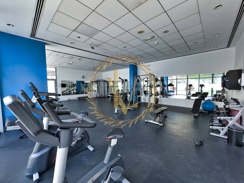 Luxurious 1BR in Dubai Marina–Steps to Metro and Beach, Several attractions nearby - Image 17